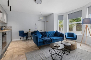 Modern Apartment Off-Road Parking Twin Room Suite 2